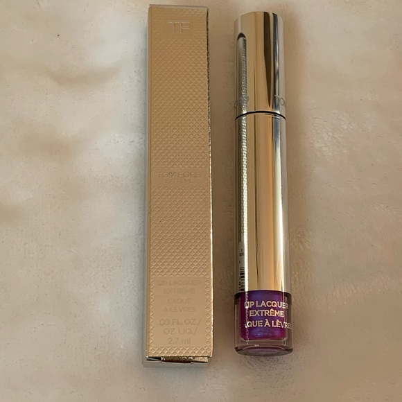 Lip lacquer